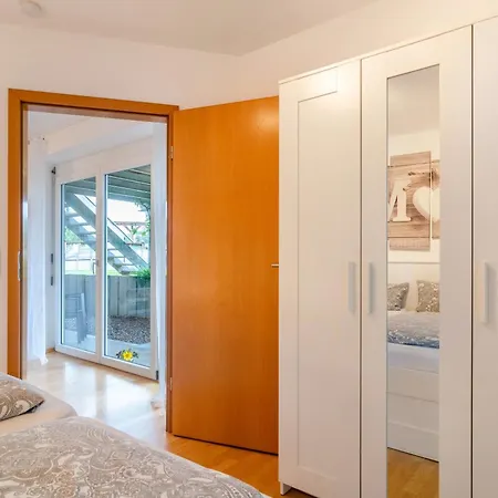 In Ruhiger Lage Apartment Uberlingen